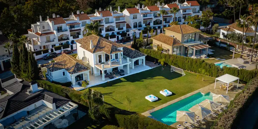 Luxury Villa Milka in Marbella Nueva Andalucía with private heated pool, golf views, modern architecture and outdoor terrace in Costa del Sol SpainVilla Milka Marbella – Luxury 5-bedroom villa with private heated pool, golf front location, and premium outdoor living spaces