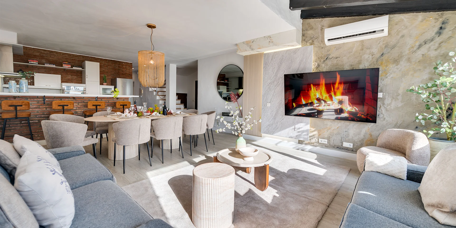 Luxury 5-bedroom duplex penthouse in Puerto Banús Marbella with marina views, sea view balconies, modern interiors, and walking distance to beach, nightlife, luxury shopping, and restaurants.