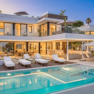VILLA ALMOST HEAVEN –  Luxury Villa Rental in Marbella, Nueva Andalucía